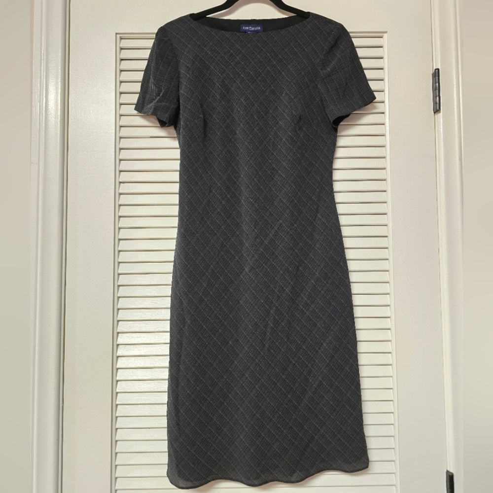 Ann Taylor - Grey Business Casual Office Short-Sleeve Dress